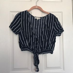 V neck tie front crop top